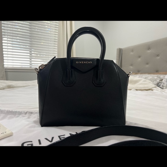Givenchy Mini Antigona in Black Grained Leather - Picture 9 of 16